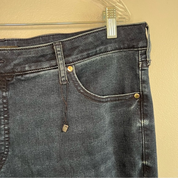 NWOT Express Womens Curvy Bootcut Mid Rise Jeans Plus Sz 18 Stretch Dark Wash - Picture 6 of 12